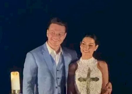 Michel Tel&oacute; renova votos com Thais Fersoza aos p&eacute;s do Cristo Redentor