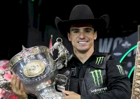 Pe&atilde;o de MS conquista tricampeonato mundial de rodeio nos EUA
