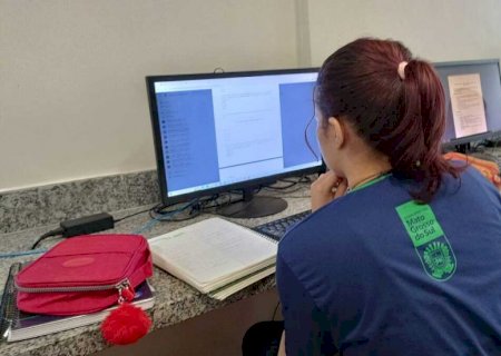 Governo Riedel lança plataforma digital para ensinar inglês a 83 mil estudantes em MS