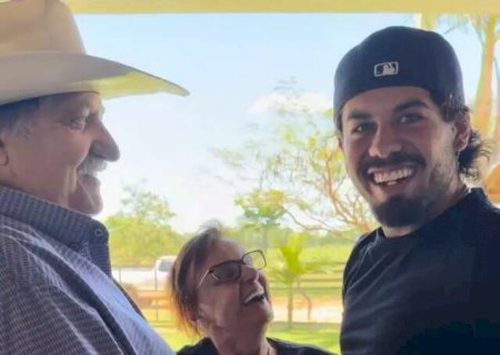Ana Castela leva Z&eacute; Felipe para conhecer av&oacute;s e curtir fazenda em MS