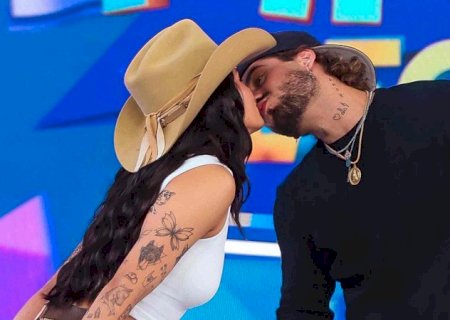 Ana Castela e Zé Felipe surpreendem fãs com primeiro beijo em público durante gravação do Domingo Legal