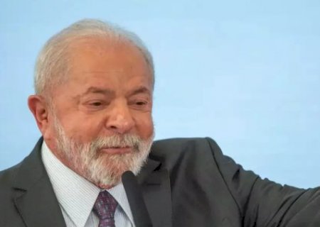 Lula sanciona lei que aumenta a pena para quem d&aacute; ou vende bebida a menores
