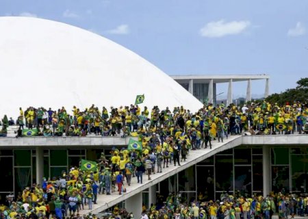 PL da Dosimetria permite que condenados por coação, incêndio e outros crimes saiam antes da prisão