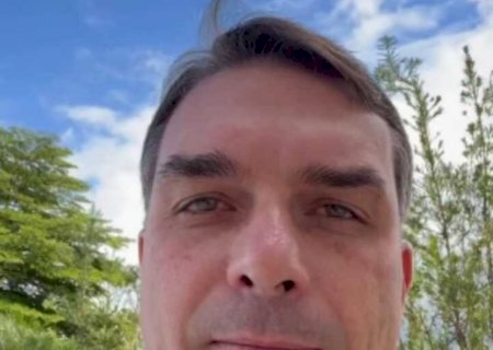 Flávio diz ter 'um preço' para retirar candidatura e que 'anistia' faz parte da negociação