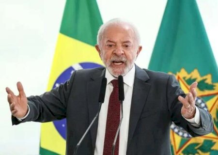Pesquisa mostra quase metade dos eleitores indecisos e Lula estável