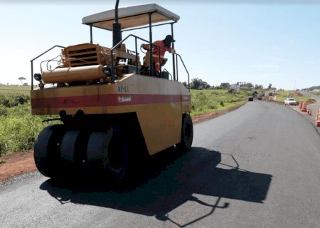 BR-163 tem trechos interditados e sistema pare-e-siga em Dourados nesta segunda-feira