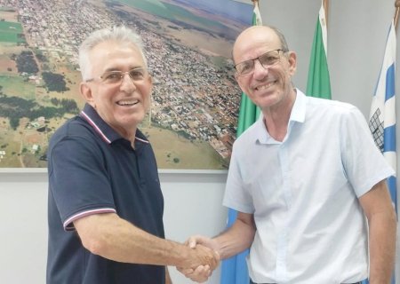 Jaime Vizzotto assume a prefeitura em Amambai
