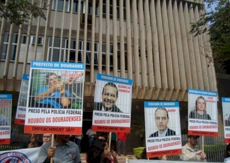 Ainda sem final, Uragano enterrou carreiras promissoras na pol&iacute;tica de MS