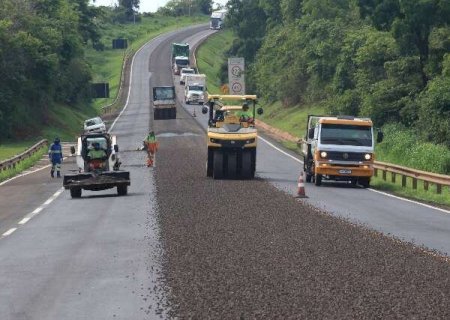 Obras se espalham pela BR-163 e alteram o tr&aacute;fego em v&aacute;rios trechos de MS