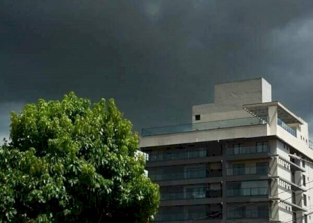 Tempestade com ventos de at&eacute; 100 km/h coloca em risco 33 munic&iacute;pios de MS