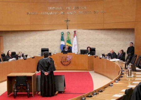 Câmeras apontadas para quintal vizinho geram indenização de R$ 3 mil