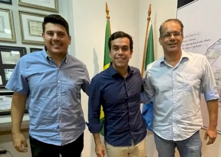 Vereador Celso Capovilla busca apoio federal para enfrentar crise no Hospital São Mateus