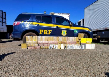 Carga com 250 kg de cocaína é encontrada em caminhão de sucata de ferro