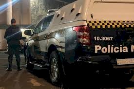 Homem é detido após ameaças com facão e agressão por dívida de veículo em Caarapó