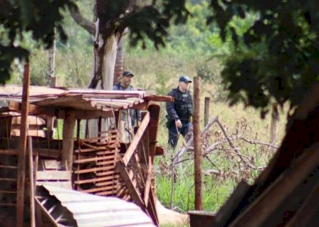 Caseiro desaparecido &eacute; encontrado morto dentro de saco em brejo
