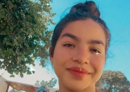 Gr&aacute;vida de 9 meses e beb&ecirc; morrem ap&oacute;s batida entre carro e moto