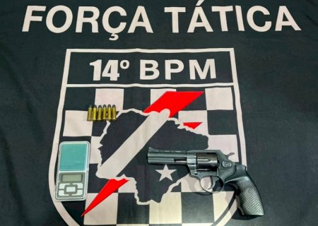 Homem é preso após PM encontrar arma e munições na casa dele