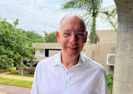 H&eacute;lio Peluffo &eacute; internado ap&oacute;s mal-estar e passa por cirurgia card&iacute;aca