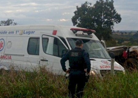 M&atilde;e e filho morrem ap&oacute;s ve&iacute;culo capotar em acidente na MS-080