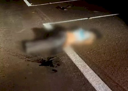 Mulher morre após ser atropelada na BR-463; motorista foge