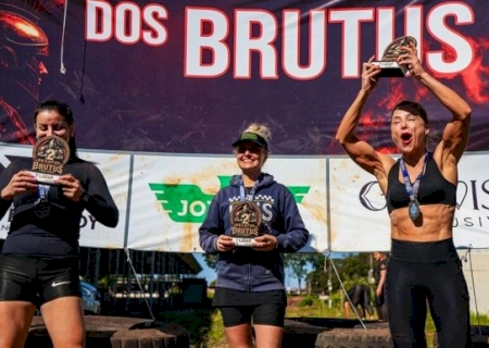 De Caarapó, médica e atleta Larissa Iluska conquista 2º lugar em corrida de obstáculos no Paraná