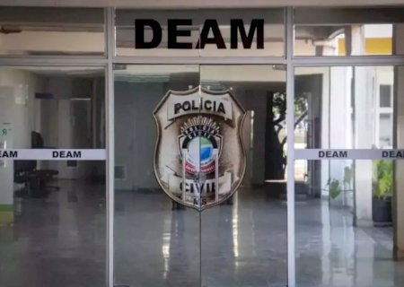 Após uma semana mantida em cárcere pelo companheiro, mulher pula a janela e aciona a PM