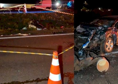 Acidente grave entre três carros deixa uma pessoa morta na BR-163