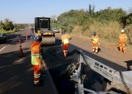 Obras na BR-163 mantêm trechos com desvios e pare-e-siga nesta sexta-feira; confira os pontos