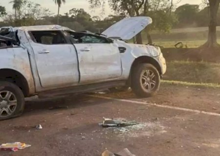 Caminhonete e carro capotam durante batida na BR-163, em Rio Brilhante