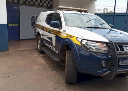 Jovem relata ameaças e agressão após atropelar cachorro de moto em Caarapó