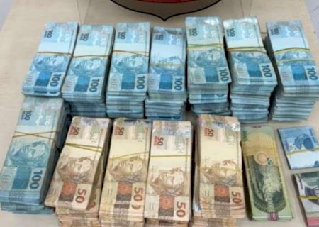 Funcion&aacute;ria de universidade de candidato &eacute; presa com R$ 800 mil na fronteira