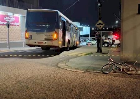 Crian&ccedil;a atropelada por &ocirc;nibus morre na Santa Casa