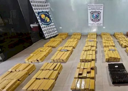 Casa a 1 km de Ponta Porã escondia 793 quilos de maconha no Paraguai