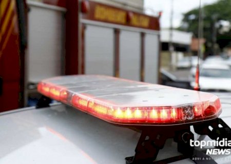 Homem espanca companheira no meio da rua e é preso em Maracaju