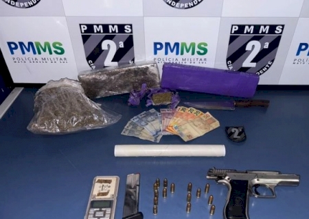 PM apreende pistola 9mm israelense e mais de 2,3 kg de drogas em Caarapó