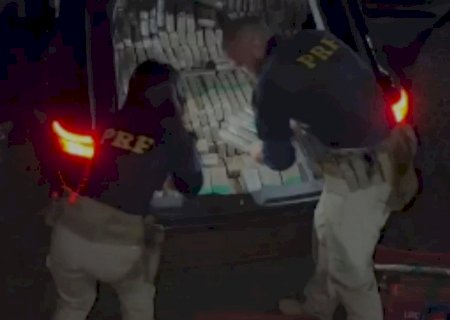 Motorista foge da PRF e abandona carro com 1 tonelada de maconha>